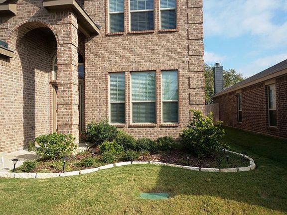 3rd image of 1109 Lake Hollow Dr
