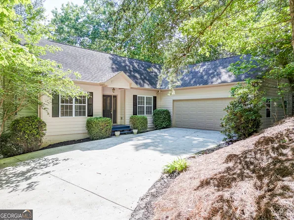 154 Red Cloud Dr, Waleska, GA 30183