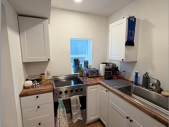 4th image of 111 Tiger St #E