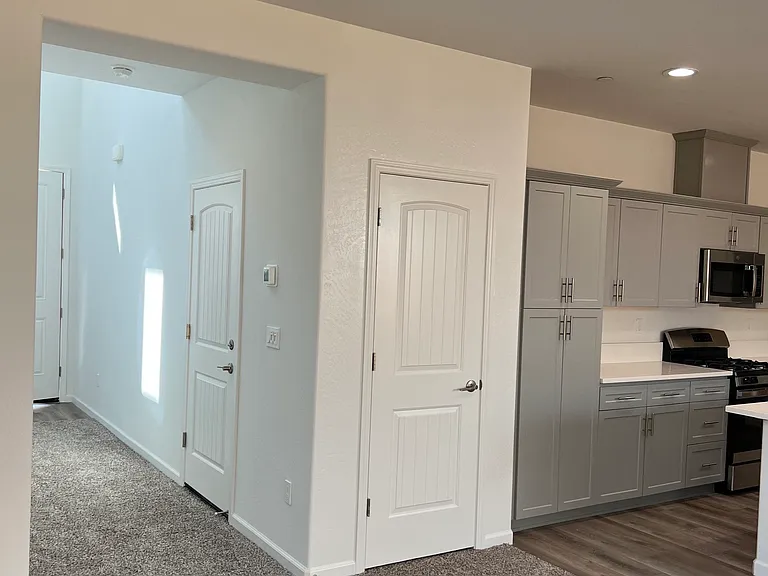 948 W Prescott Ave — Photo 9