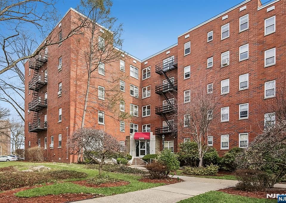 1st image of 2350 Linwood Ave APT 4E