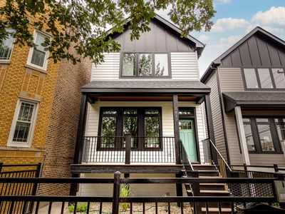2817 N Christiana Ave, Chicago, IL, 60618