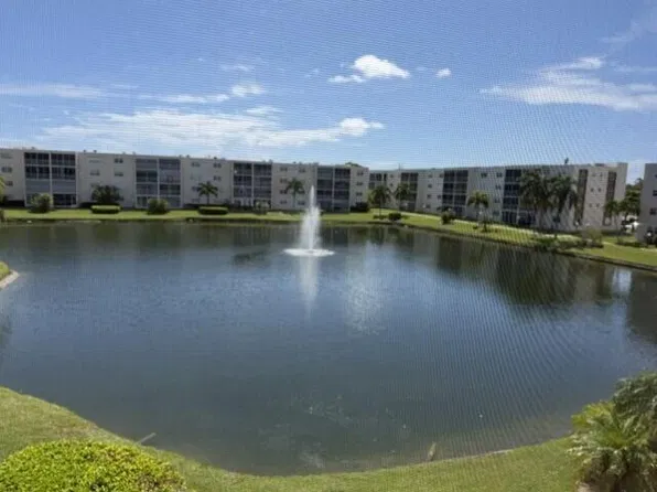 1025 SE 3rd Ave APT 303, Dania, FL 33004