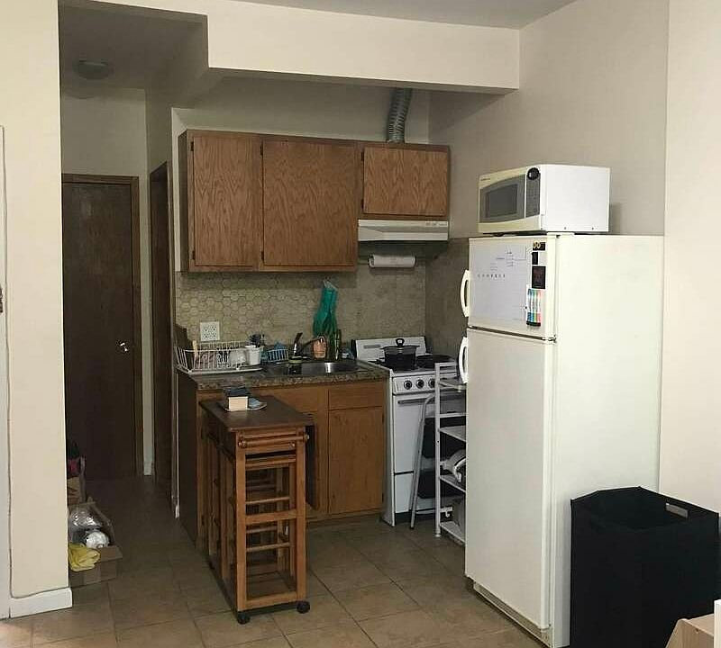 2nd image of 26-18 Hoyt Ave S #2