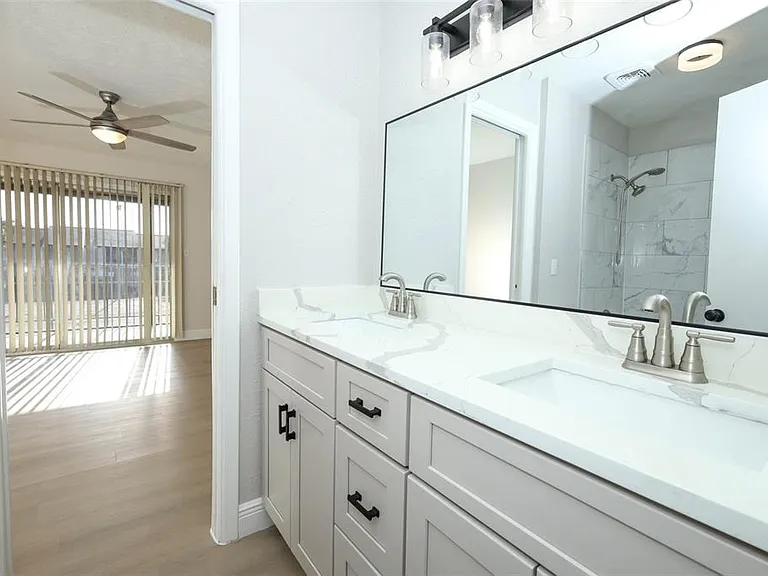 4029 Henley Rd #1705 — Photo 22