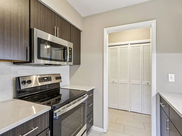 Woodland Reserve Apartments — Photo 19