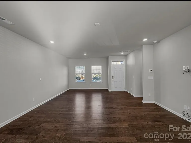 638 Sagecroft Ln #43 — Photo 4