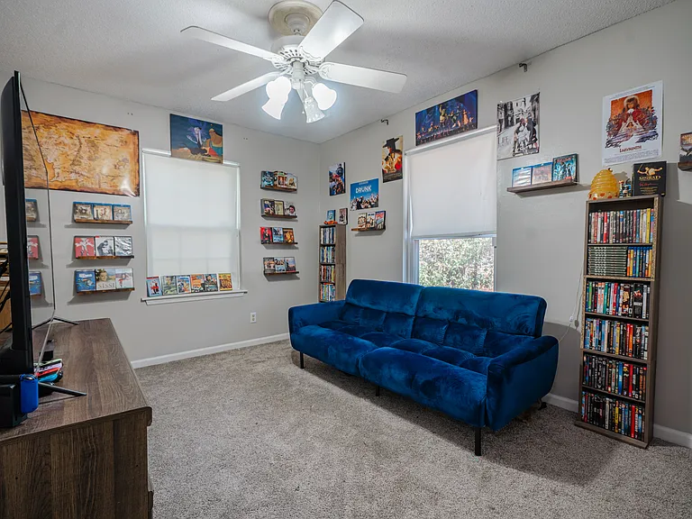 615 Olmstead Dr — Photo 8