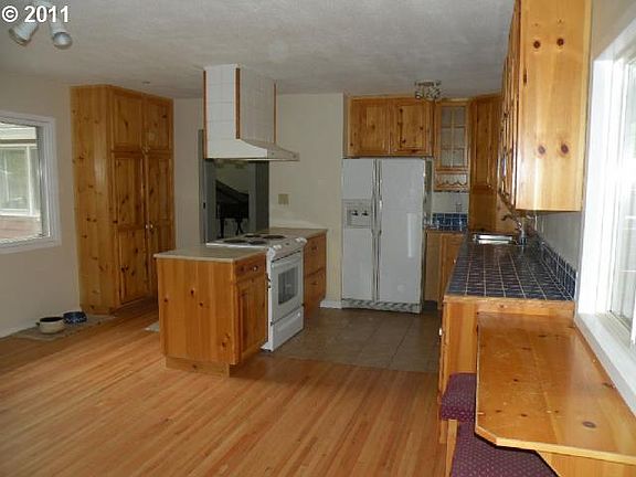 Knotty Pine Cabinets in Main Home
