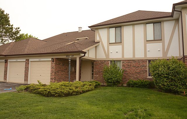 1st image of 9227 Montgomery Dr #2e