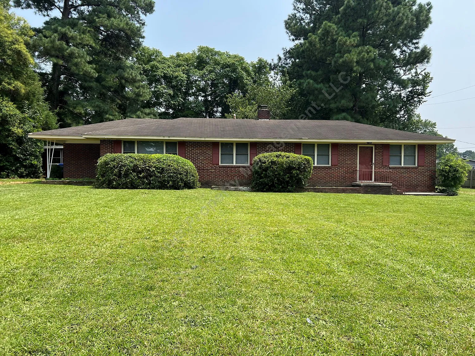 3 bed, 1400 sqft, $1,350 — Photo 1