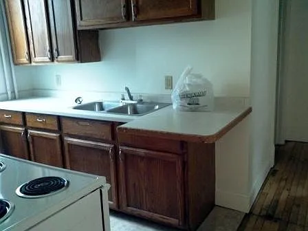 3 bed, 1322 sqft, $1,350 — Photo 2