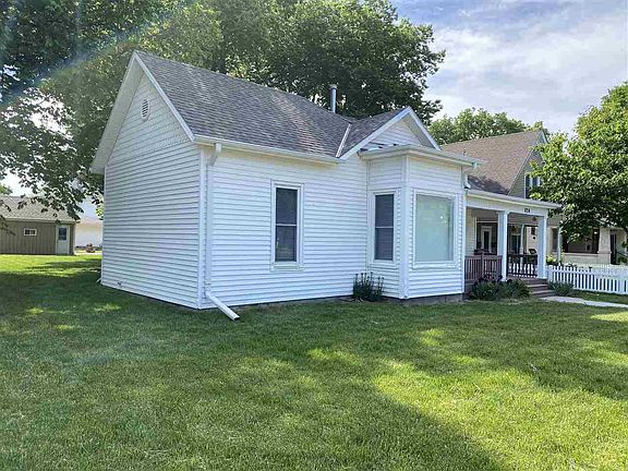 2nd image of 824 East Ave