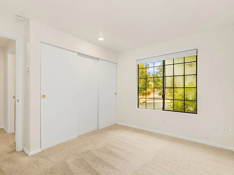 13702 NE 85th St — Photo 13