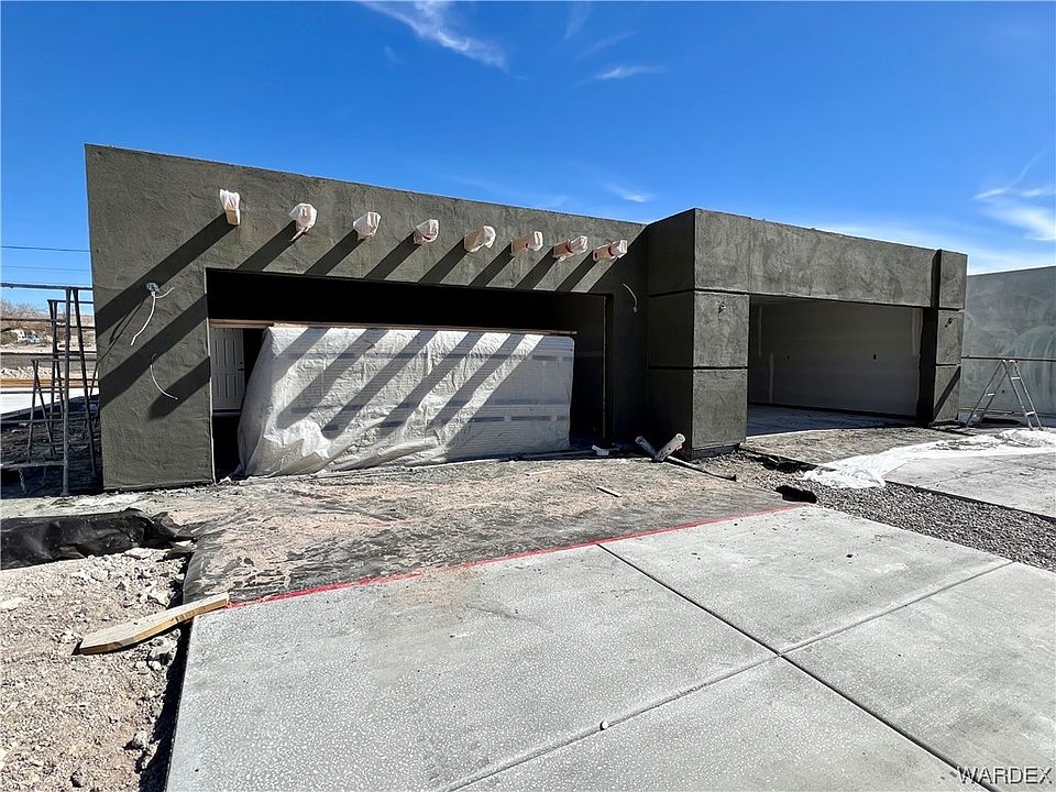 2nd image of 192 Palm Avenue
