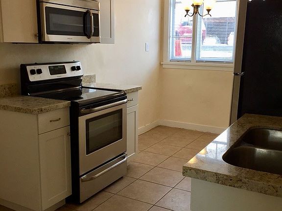 2nd image of 670 26th St APT 08