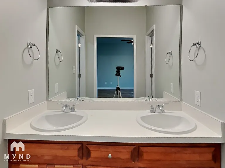 523 Rockvale Ct — Photo 19
