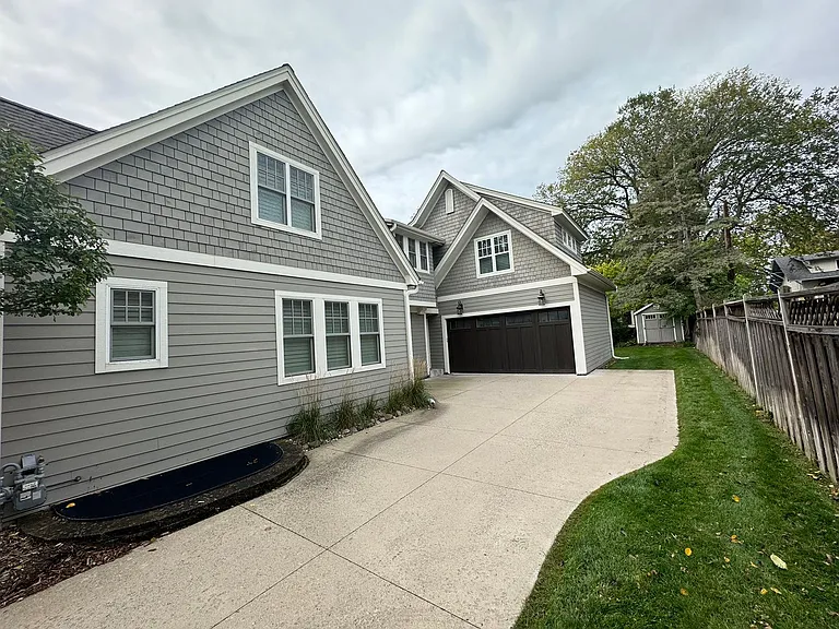 112 Oakwood Rd — Photo 5
