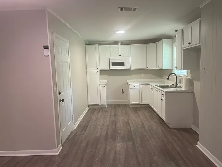 Kitchen 1 - Pic 1