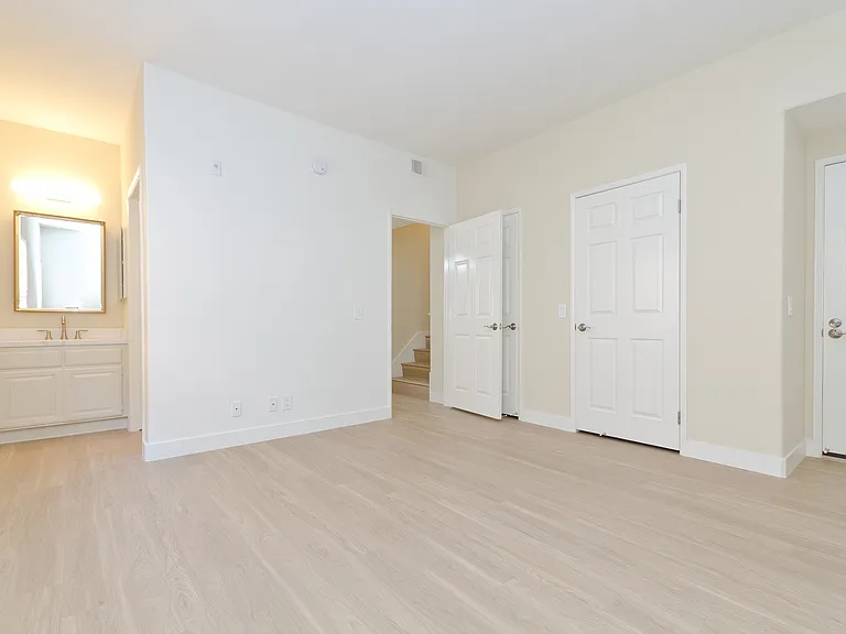 1230 Wellesley Ave #205 — Photo 8