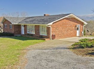 135 Emmas Grove Rd, Fletcher, NC 28732