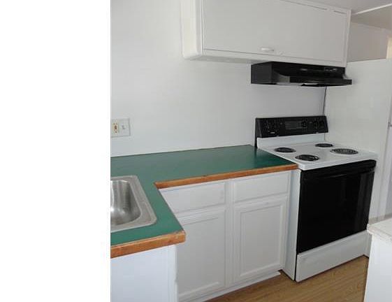 5th image of 104 S 10th St