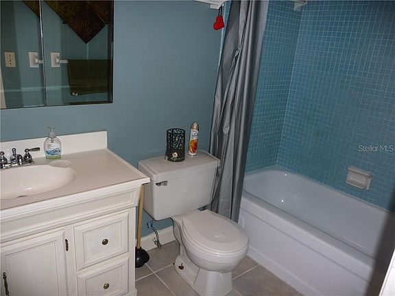 5th image of 6979 Aberfeldy Ave N