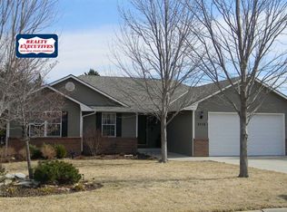 1713 Kingwood Dr, Manhattan, KS 66502