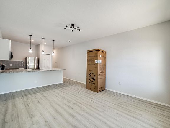 2nd image of 709 W Craig Pl