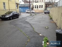 2nd image of 120-122 Jasper St
