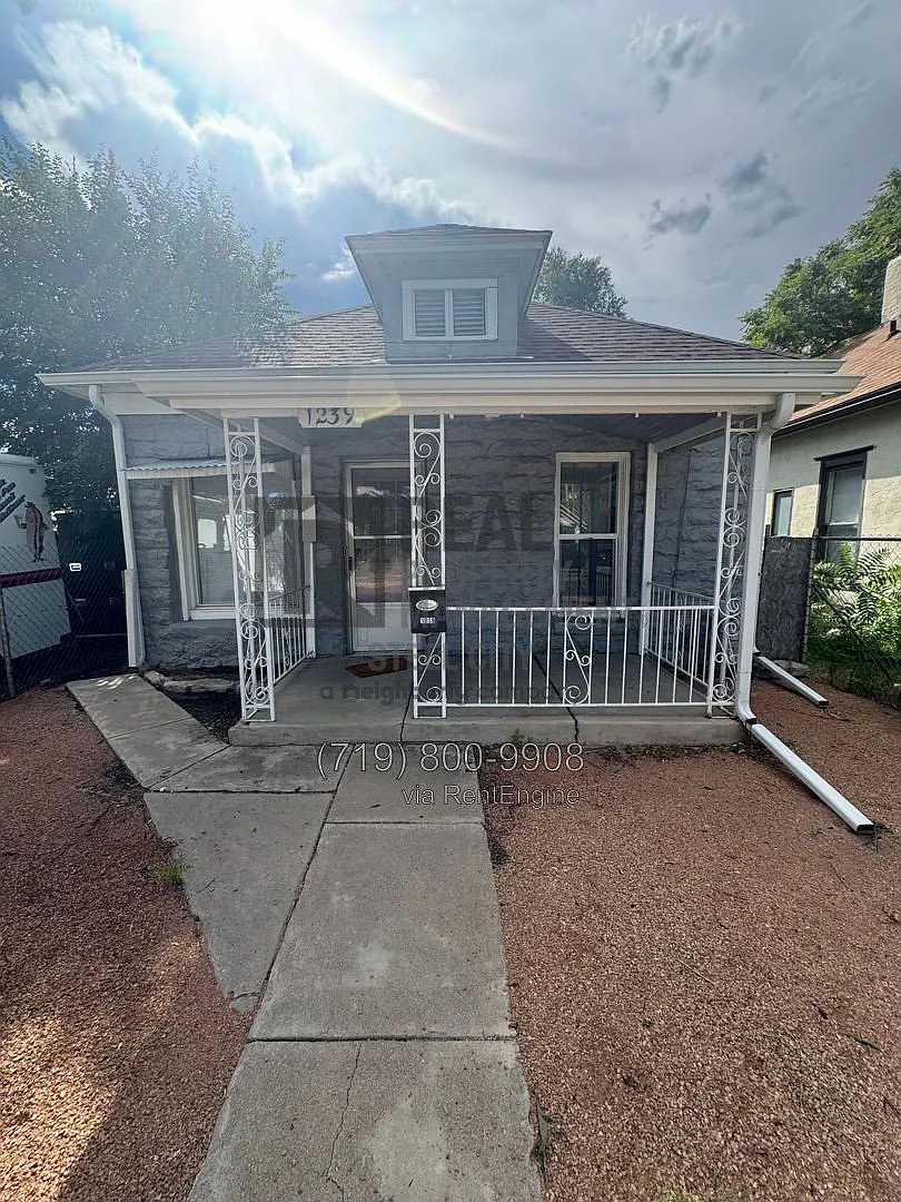 2 bed, 1.5 bath, 616 sqft, $1,250 — Photo 2