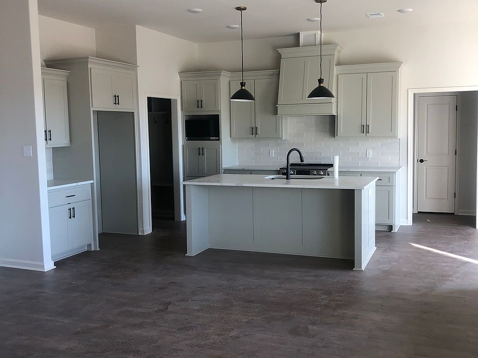 2nd image of 333 Alyece Ln