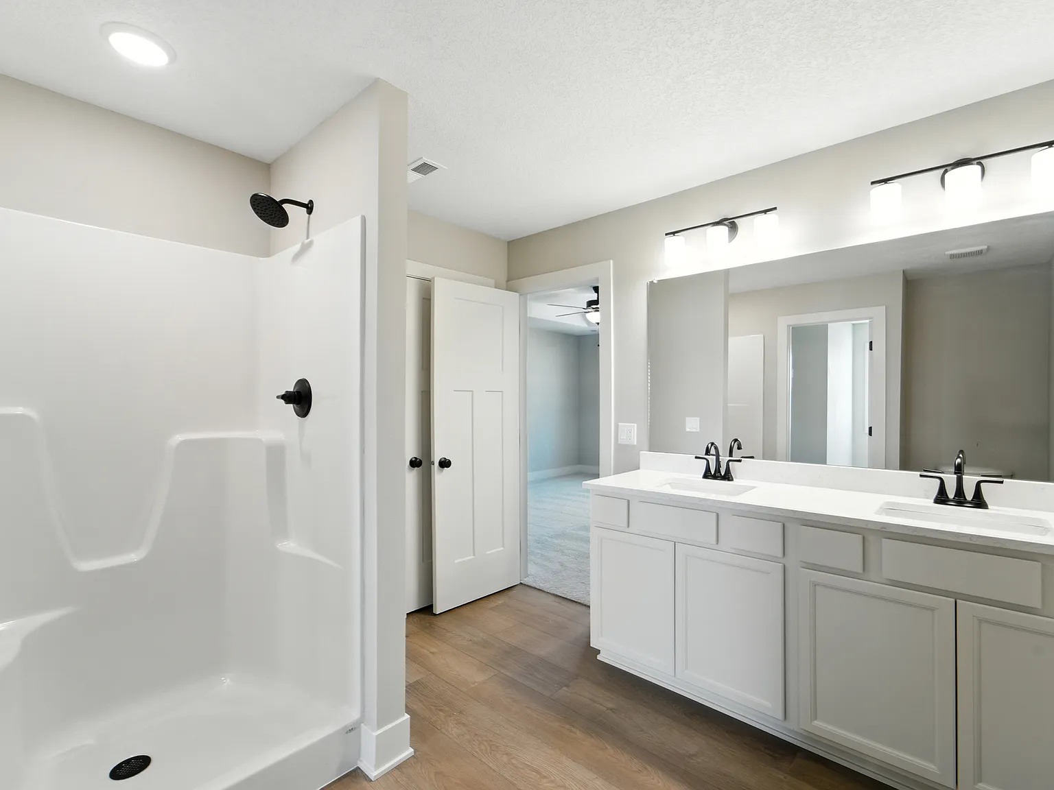 4 bed, 2.5 bath, 1809 sqft, $2,495 — Photo 3