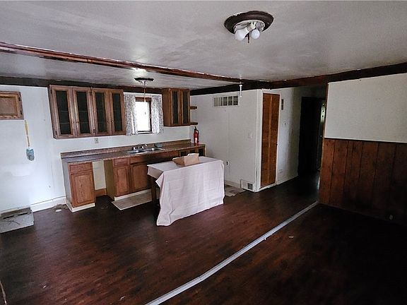 5th image of 4687 E Lake Rd