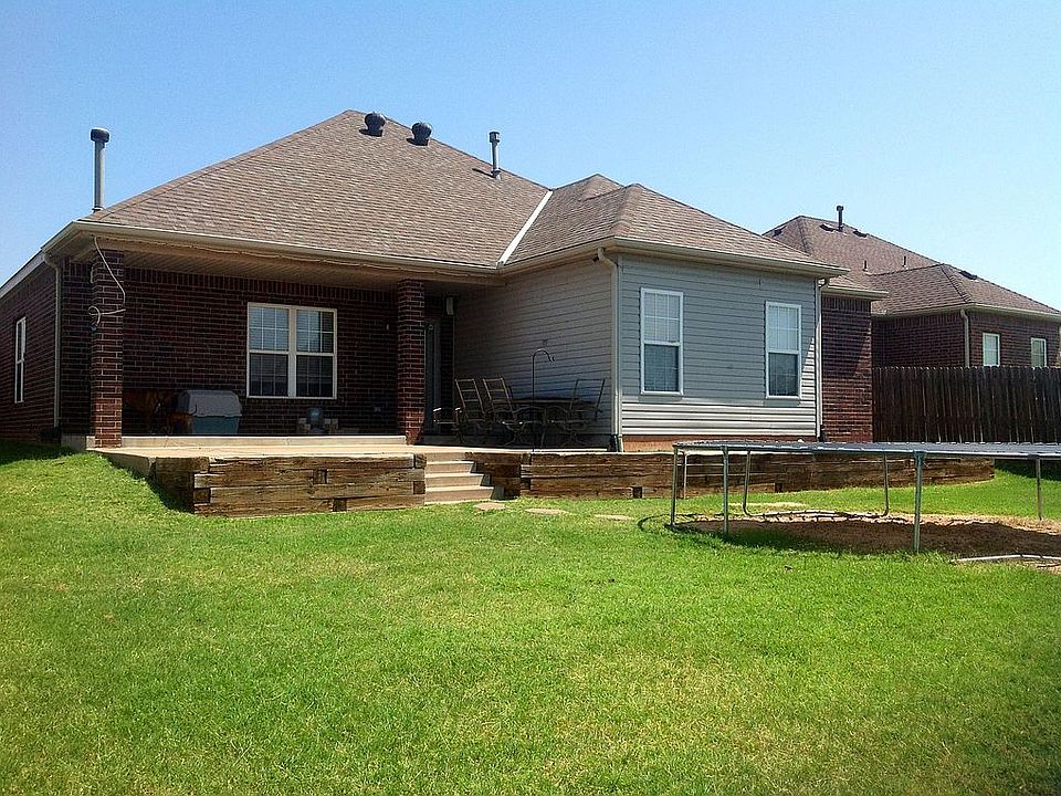 2nd image of 5924 SE 68th St