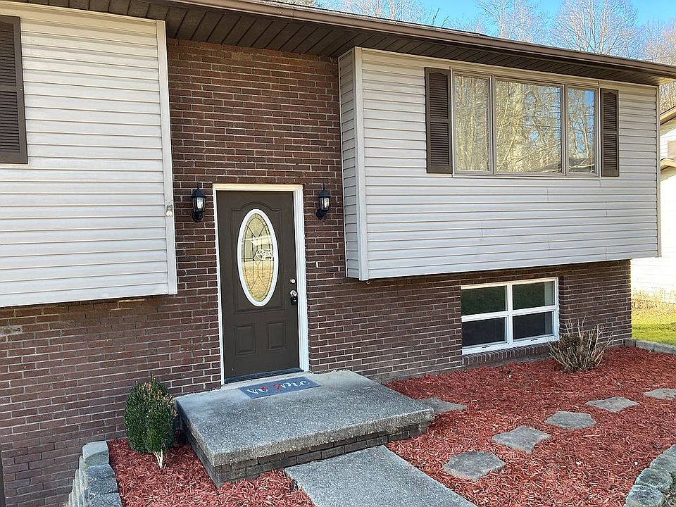1st image of 7 Barberry Ln