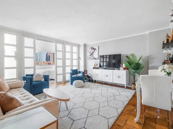 6 Whittier Pl APT 11F, Boston, MA 02114