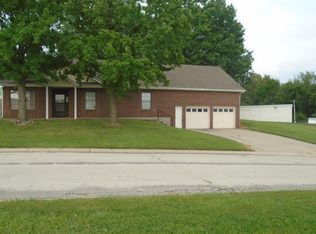 2300 SW Us Highway 40 #1, Blue Springs, MO 64015