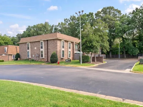 6633 Poplar Woods Cir S APT 4, Memphis, TN 38138