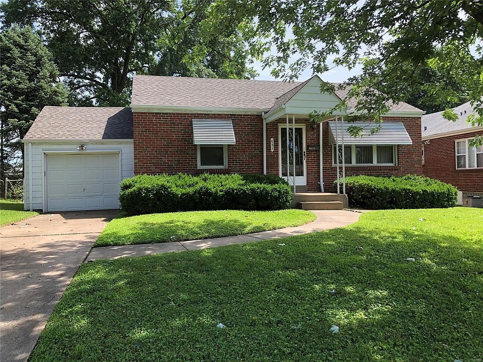 1st image of 631 W Arlee Ave