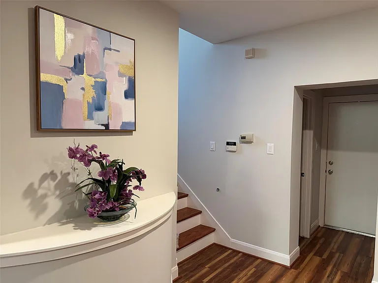 9833 Marlink Ln — Photo 2