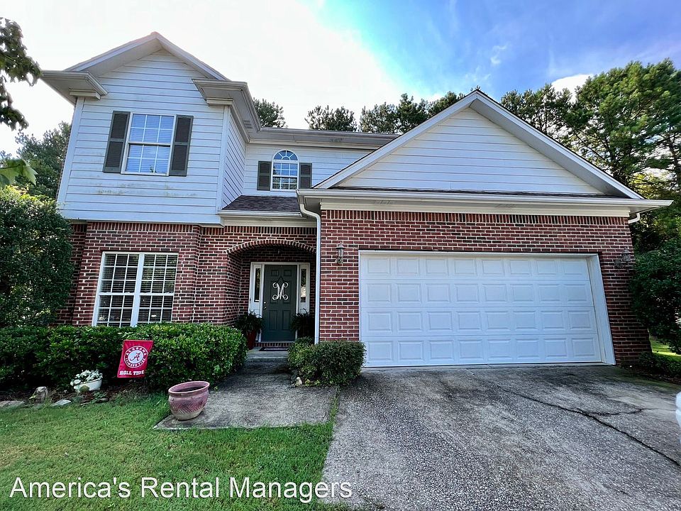 2nd image of 1815 Charleston Cir