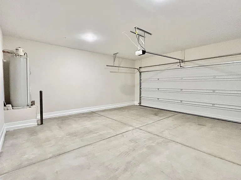 7508 S 75th Dr — Photo 26