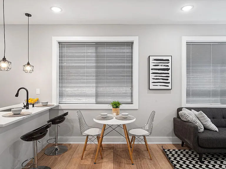 Gorgeous New Diamond St Construction Boasting Luxury Finishes — Photo 47