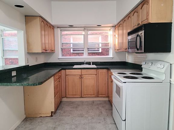 2nd image of 304 Franklin Ave APT 3