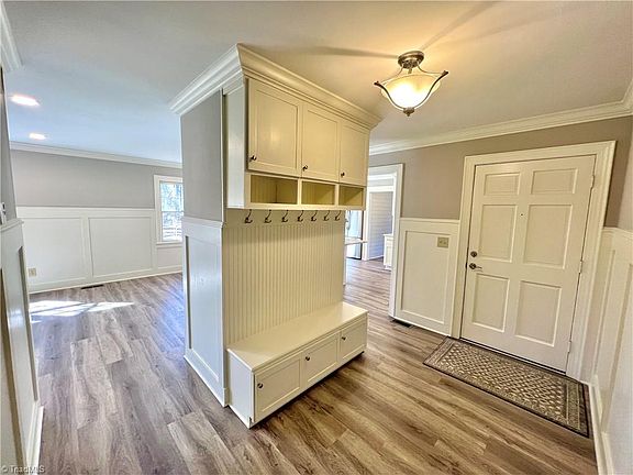5th image of 6 Saint Katherines Cir