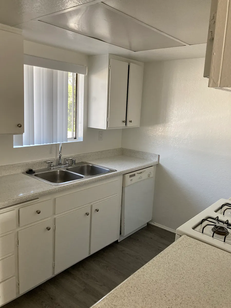 Building Photo - Paradise Garden Apartments