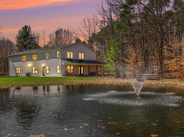 4662 Cloverville Rd, Fruitport, MI 49415