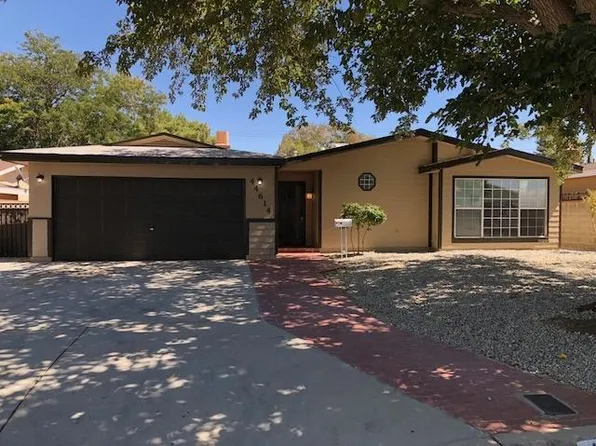 44614 2nd St E, Lancaster, CA 93535