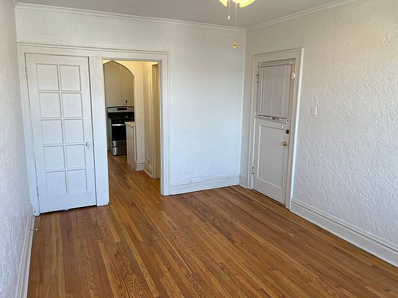 3rd image of 4904 Itaska St #25